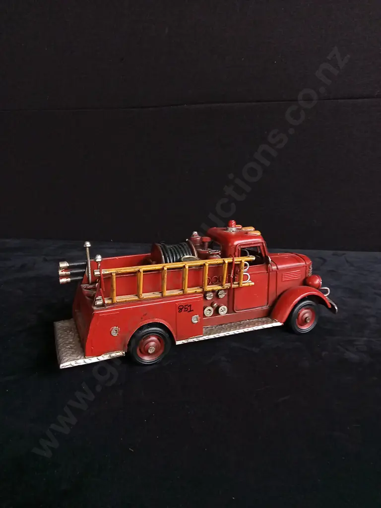 10 MODEL FIRETRUCKS Image 1++