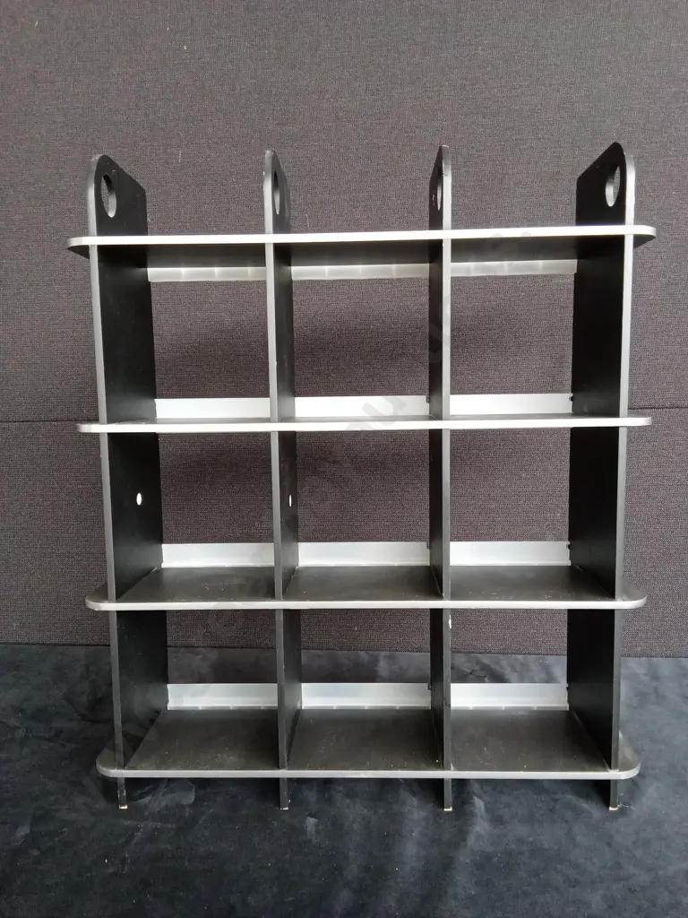 12 COMPARTMENT TRINKET DISPLAY SHELF Image 1++