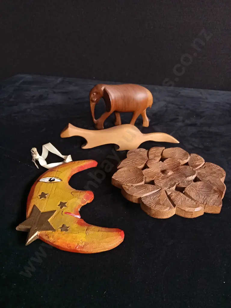 9 PIECE WOODEN DECOR Image 1++
