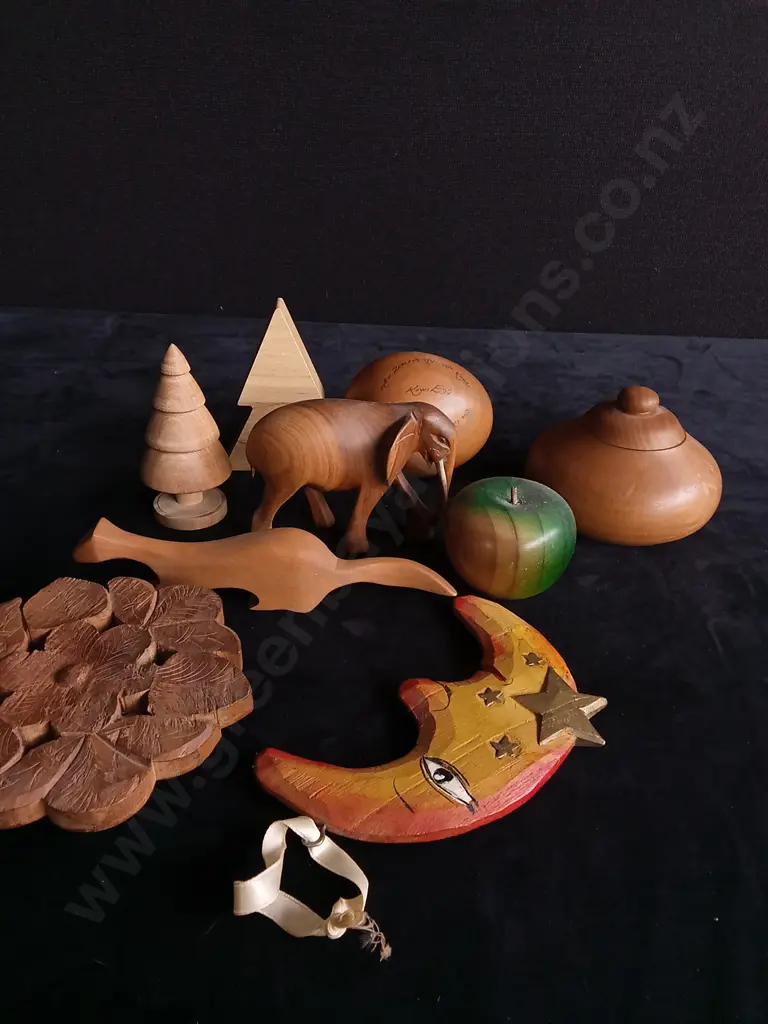 9 PIECE WOODEN DECOR Image 1++
