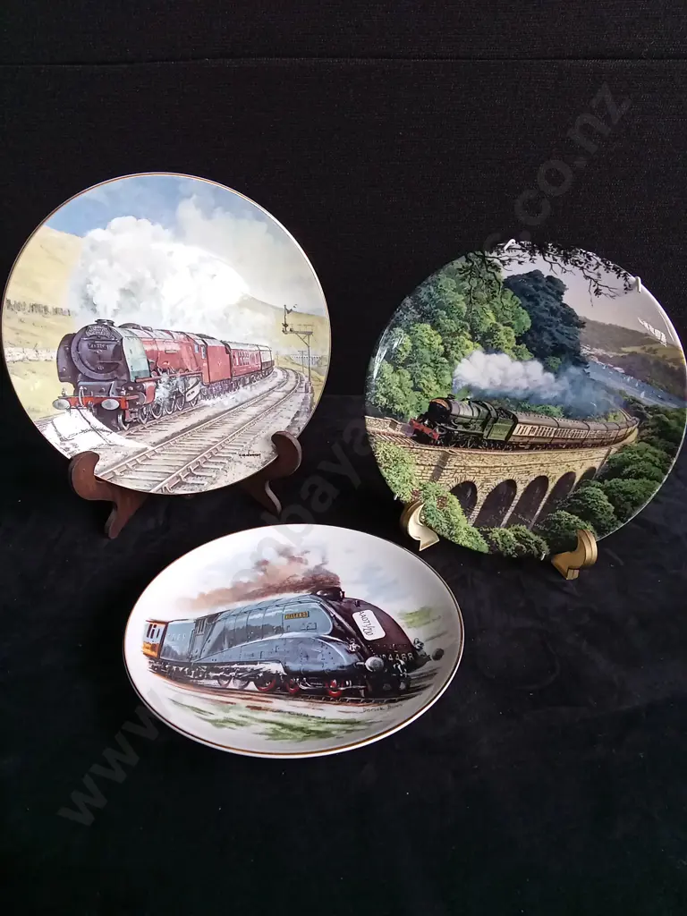 3 TRAIN DECORATIVE PLATES Image 1++