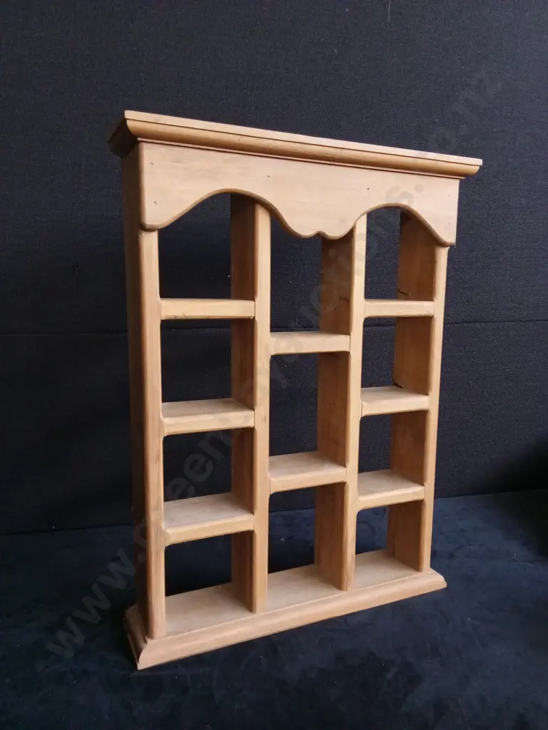 VINTAGE WOODEN CURIO DISPLAY SHELF 50CM H X 35CM W Image 1++