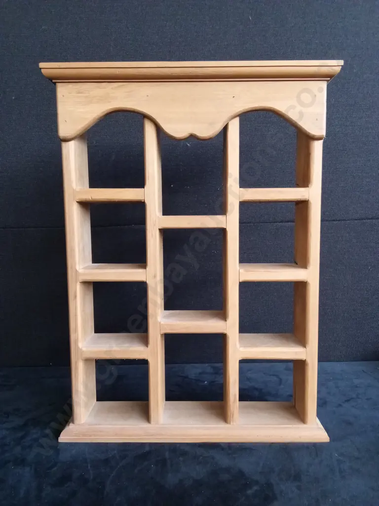 VINTAGE WOODEN CURIO DISPLAY SHELF 50CM H X 35CM W Image 1++