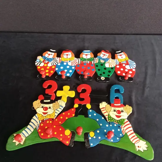 2 CLOWN WALL HANGINGS AND HOT AIR BALLOON METAL WALL ART