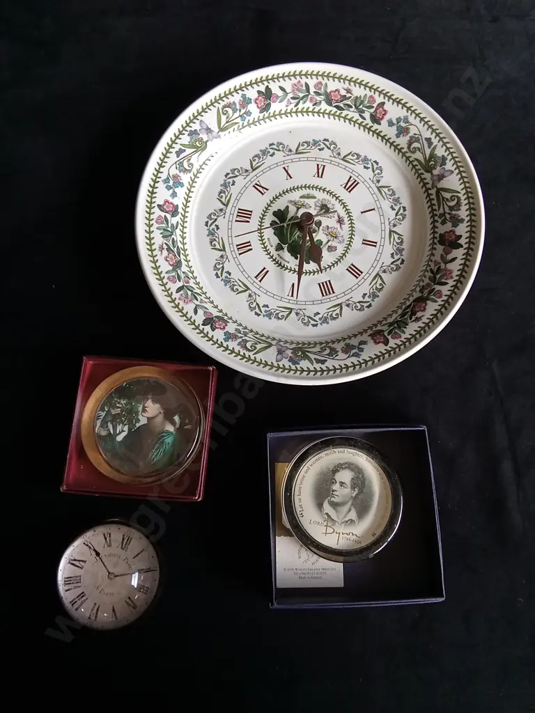 4 PIECE VICTORIAN STYLE DECOR WALL CLOCK AND PAPERWEIGHTS Image 1++