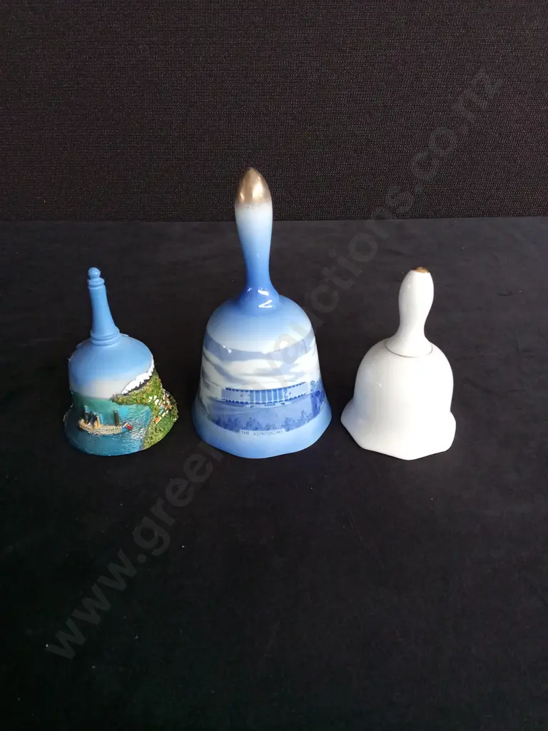 3 SOUVENIR BELLS Image 1++
