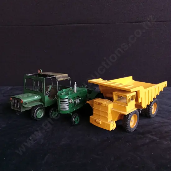 3 VINTAGE DIECAST COLLECTABLE VEHICLE MODELS