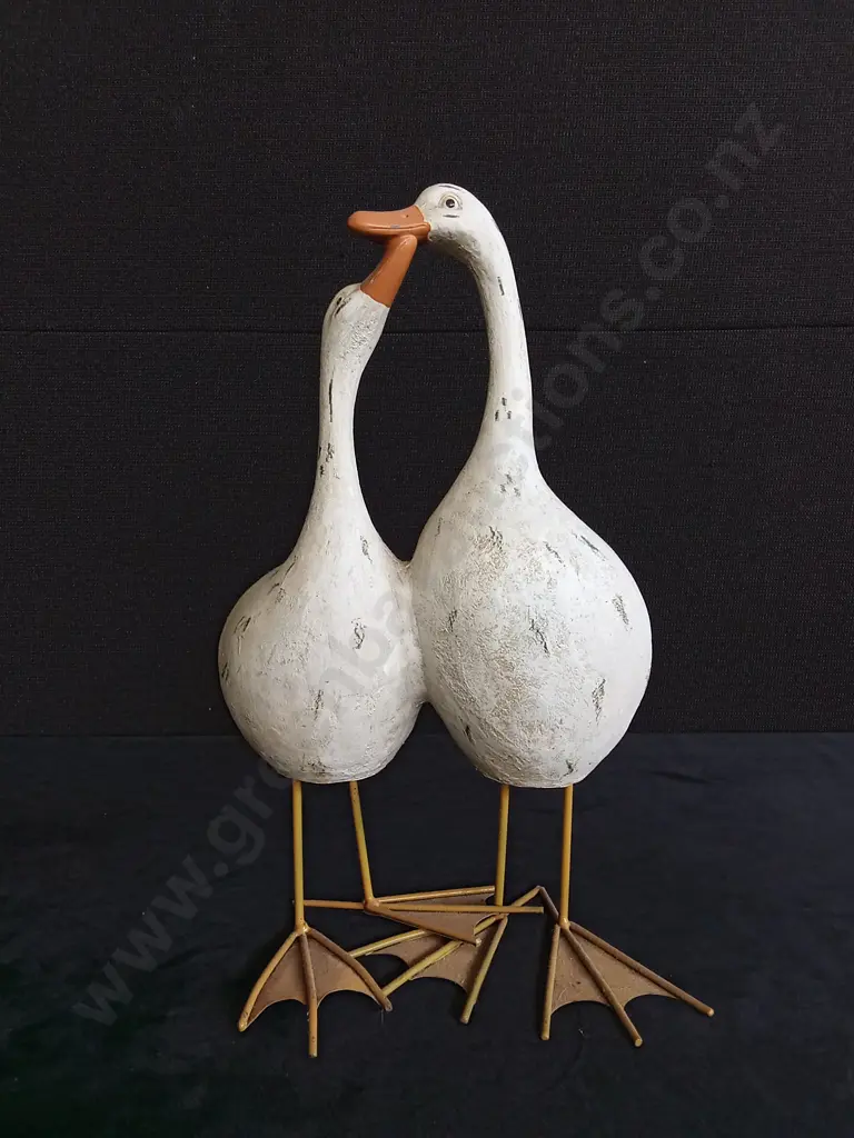 SCULPTURE OF SHOREBIRDS H 34 CM Image 1++