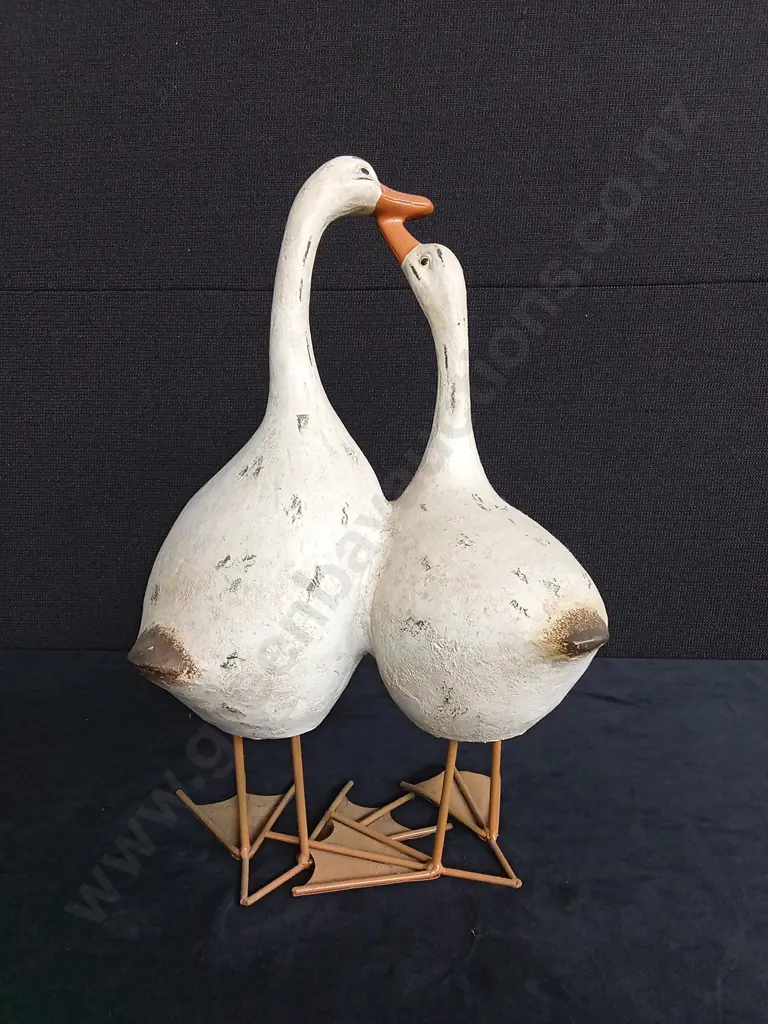 SCULPTURE OF SHOREBIRDS H 34 CM Image 1++
