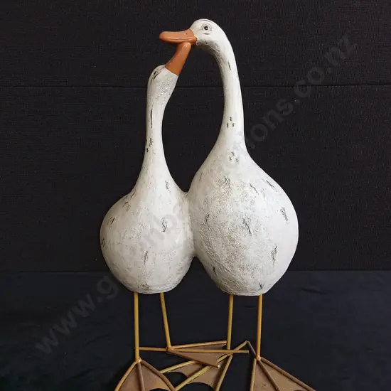 SCULPTURE OF SHOREBIRDS H 34 CM