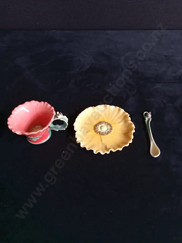 JEANNE REED STYLE TEA CUP AND SAUCER SET Image 1++