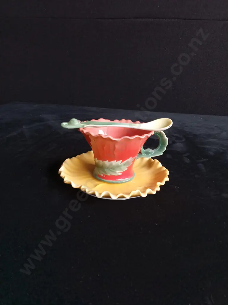 JEANNE REED STYLE TEA CUP AND SAUCER SET Image 1++