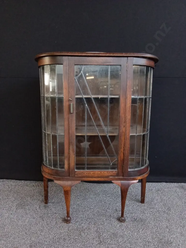 VINTAGE CURIO CABINET 1.17M H X 0.85M W Image 1++