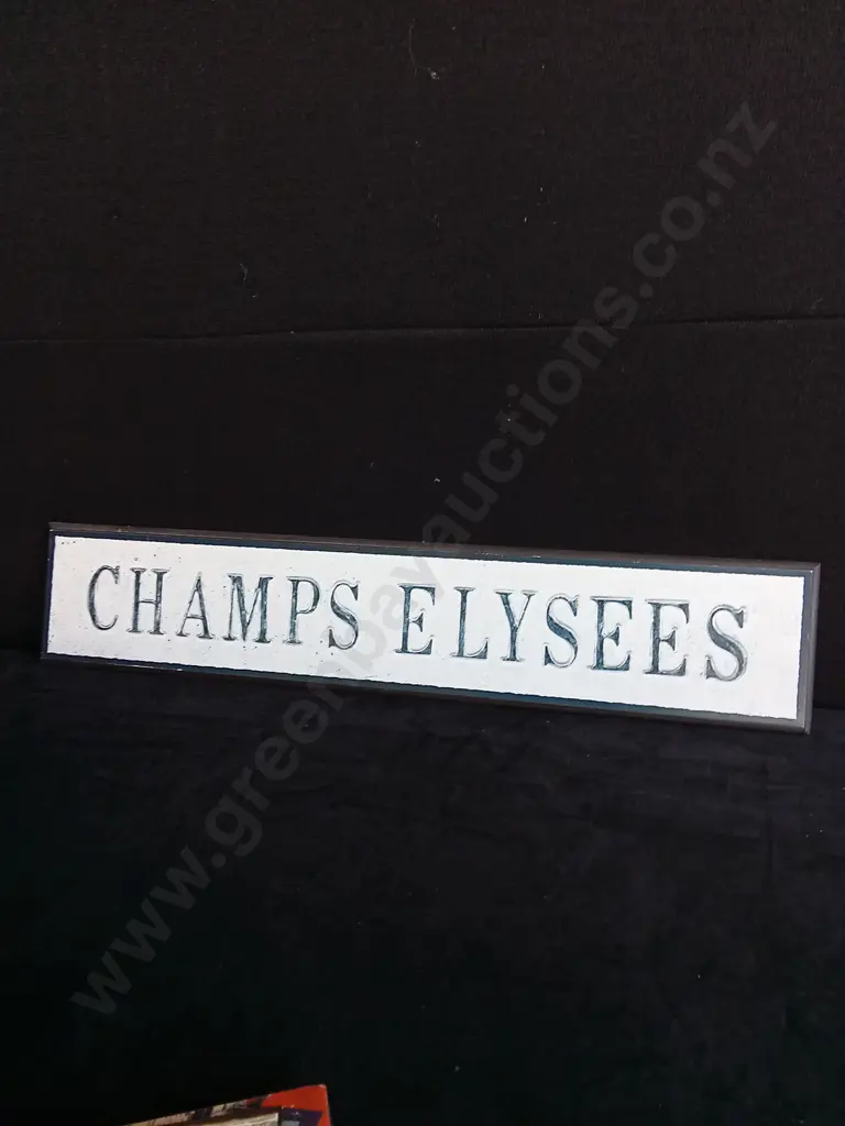 6 PIECES PARIS ART/ DECOR Image 1++