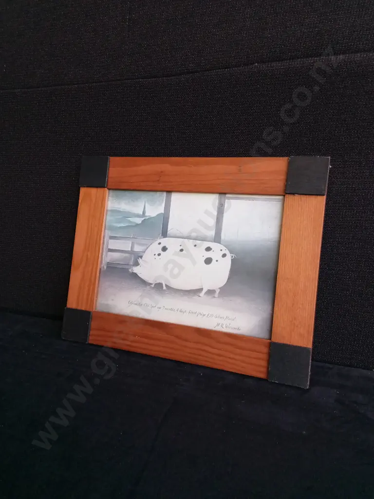 5 PIECES FRAMED ART PRINTS Image 1++