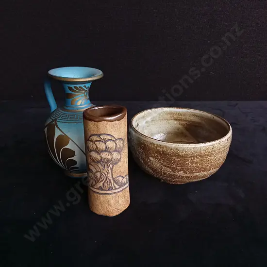 3 PIECES CERAMIC DECOR