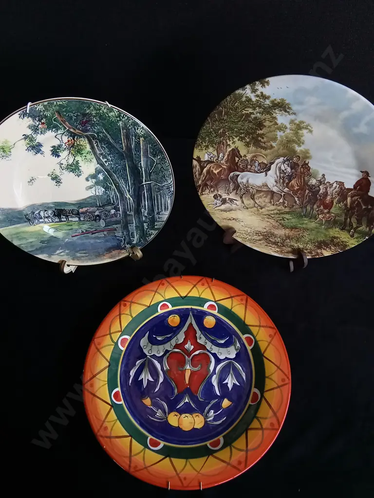 3 PIECES DECORATIVE PLATES Image 1++