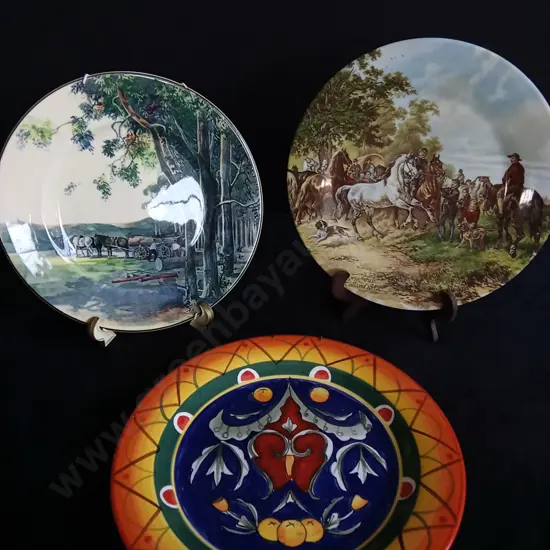 3 PIECES DECORATIVE PLATES