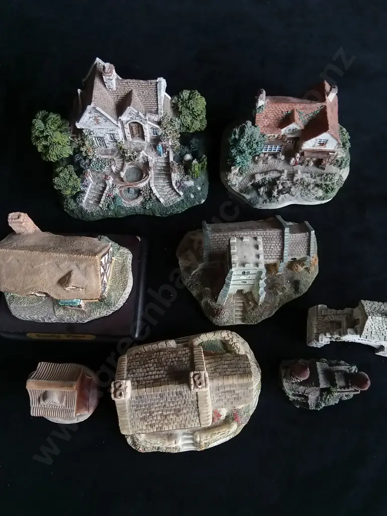 8 DECORATIVE HOUSES Image 1++