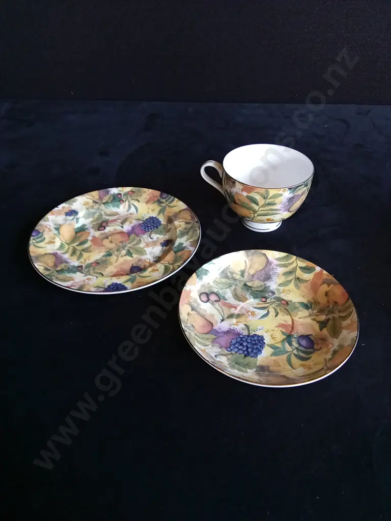 7 PIECE CUPS AND SAUCERS Image 1++