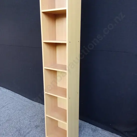 WOODEN CUBLICLE 1.77M H X 32CM W