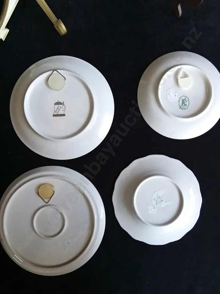 4 PIECES GERMAN DECORATIVE PLATES Image 1++