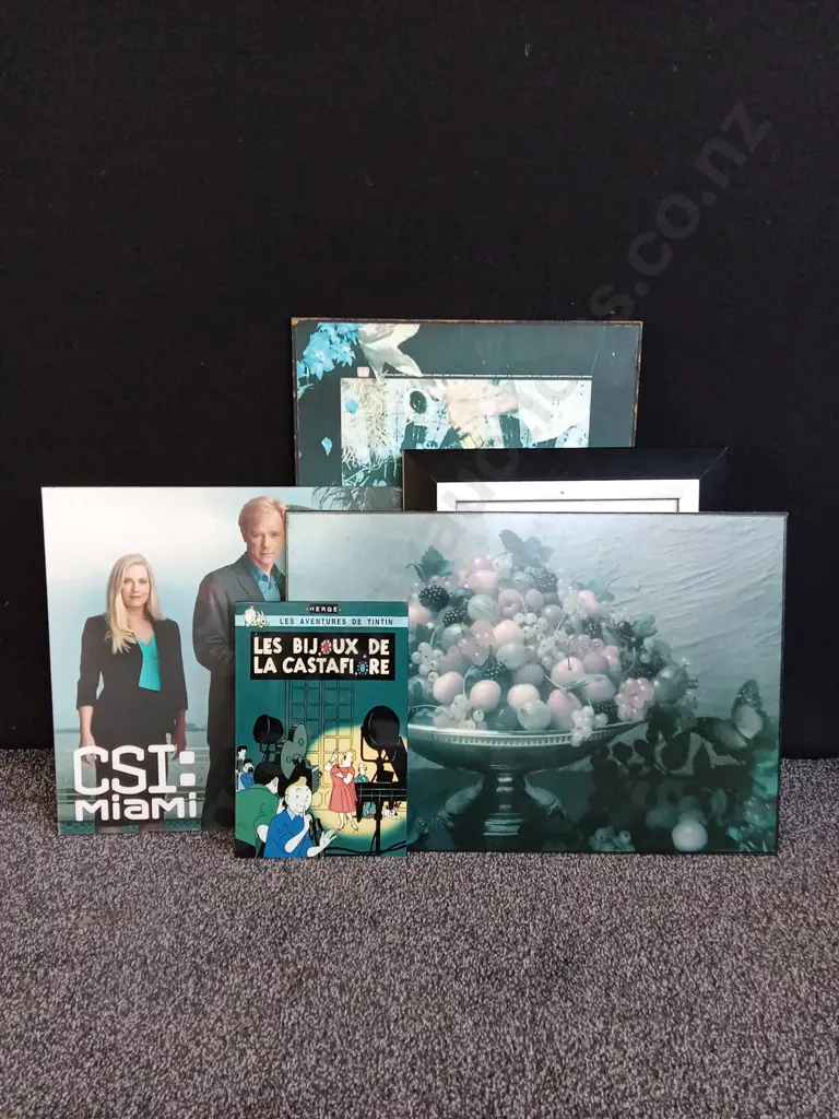 5 PIECES MISCELLANEOUS MIX OF ART PRINTS AND FRAME Image 1++