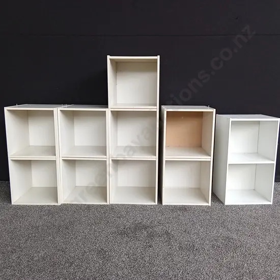 STACKABLE WHITE CUBES