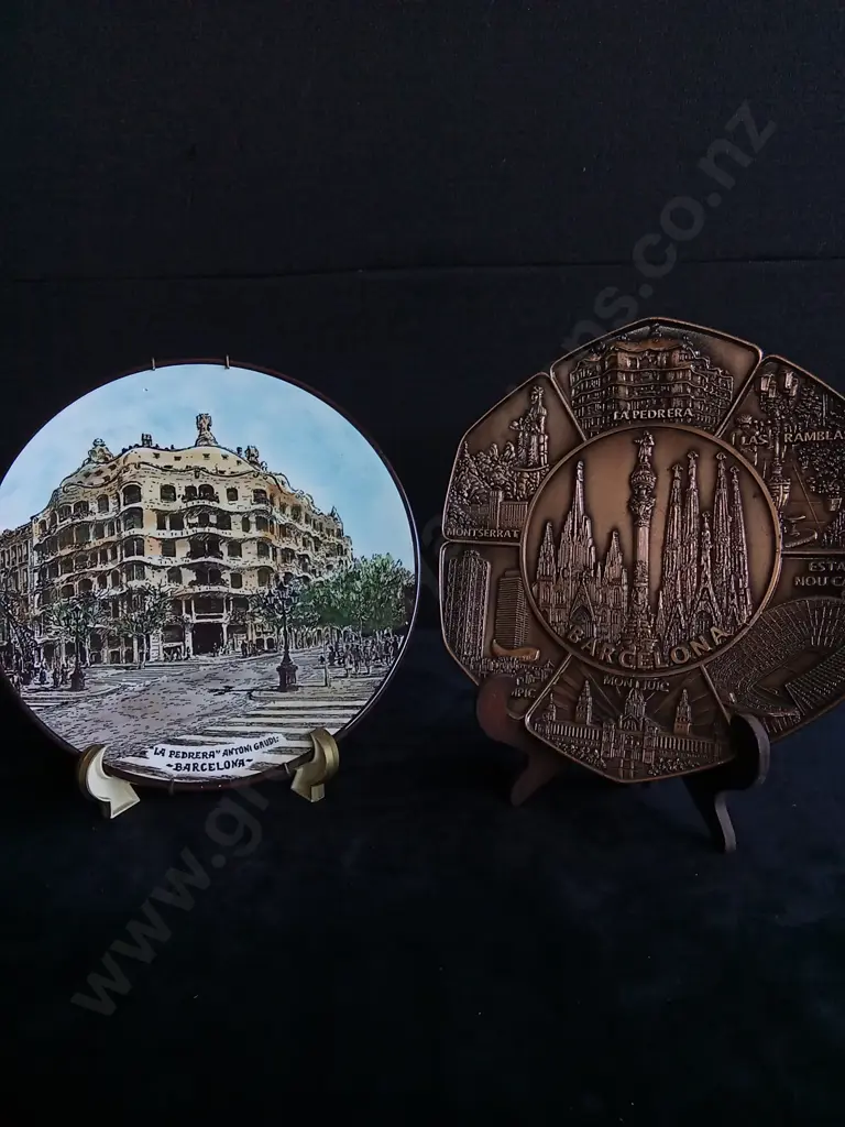 2 DECORATIVE BARCELONA PLATES Image 1++