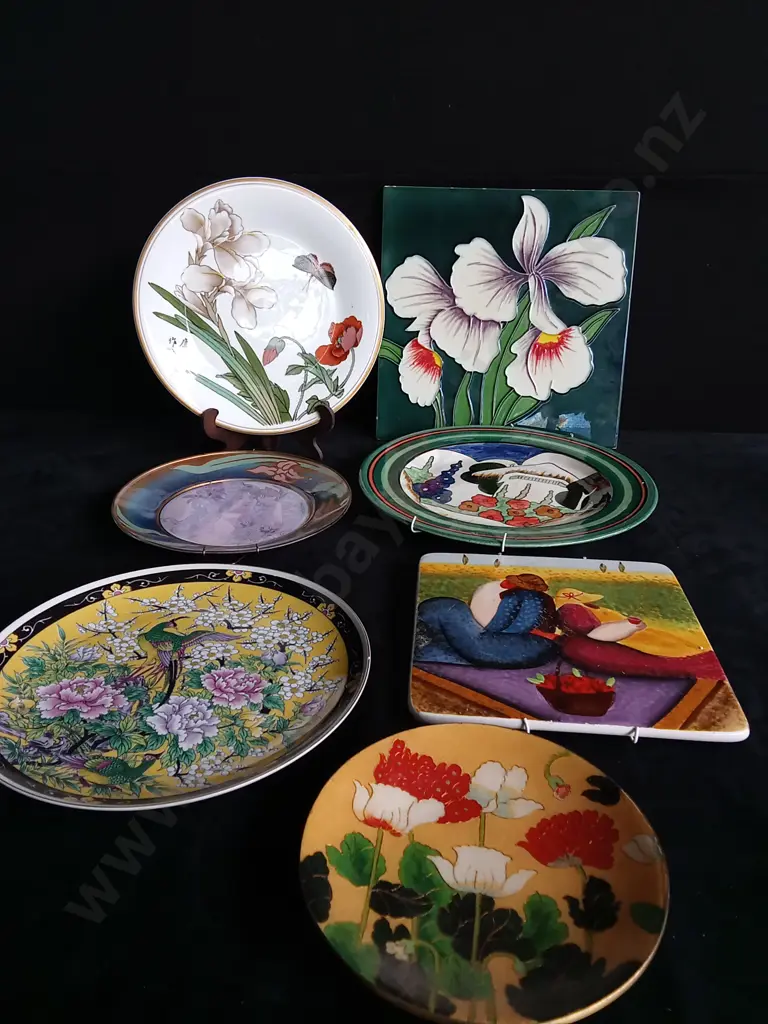 7 FLORAL DECORATIVE PLATES AND WALL TILE Image 1++