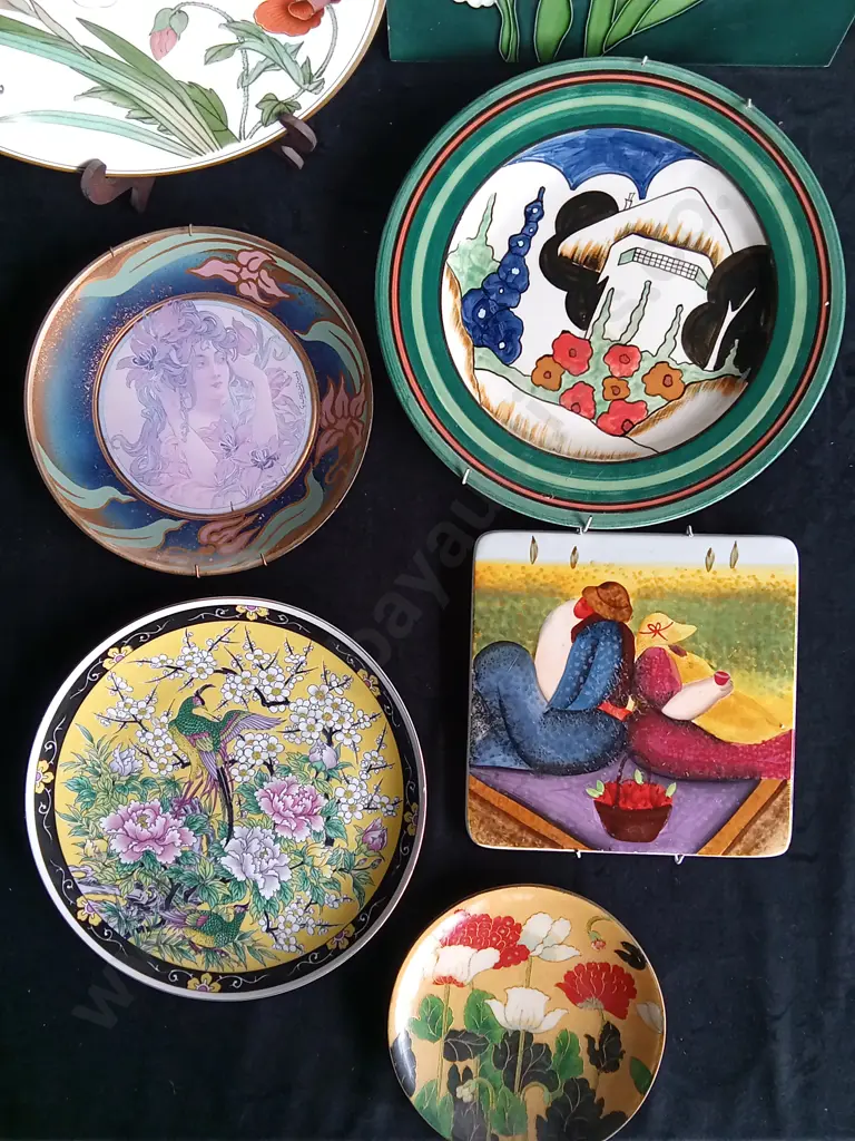 7 FLORAL DECORATIVE PLATES AND WALL TILE Image 1++