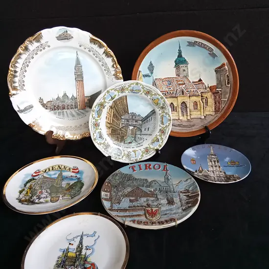7 PIECES LOCATION DECORATIVE PLATES