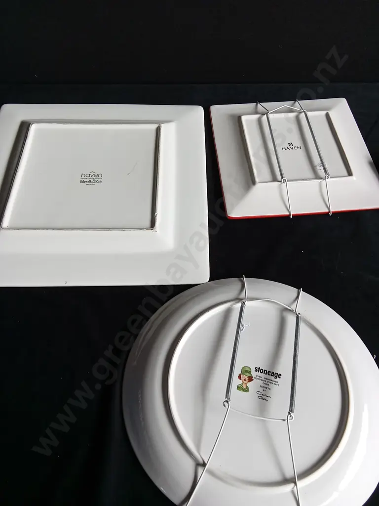 4 FRENCH STYLE DECORATIVE PLATES Image 1++