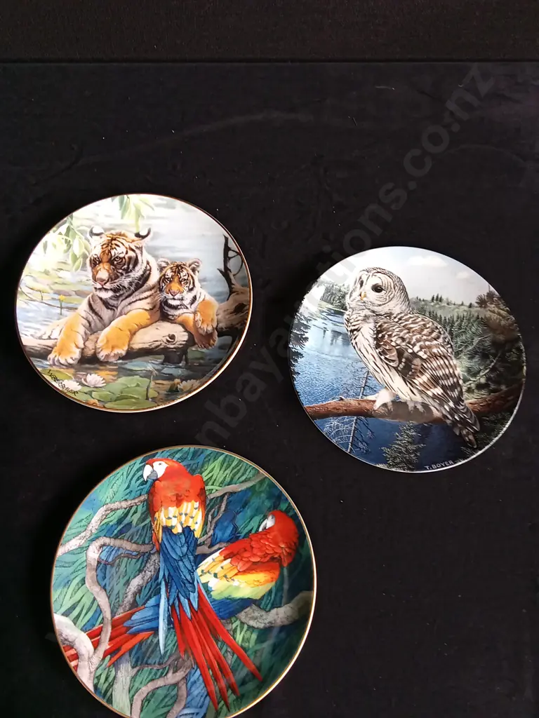 3 COLLECTOR DECORATIVE ANIMAL PLATES Image 1++