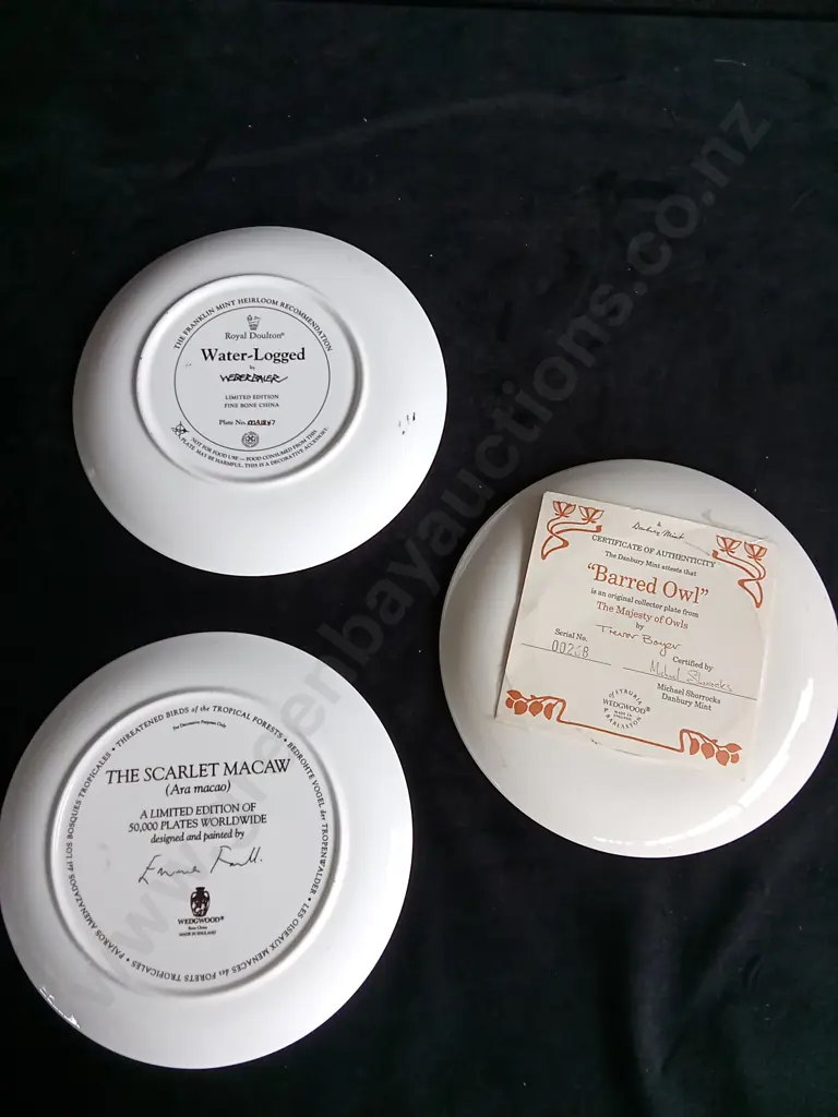 3 COLLECTOR DECORATIVE ANIMAL PLATES Image 1++