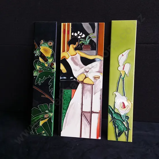 3 DECORATIVE CERAMIC WALL TILES