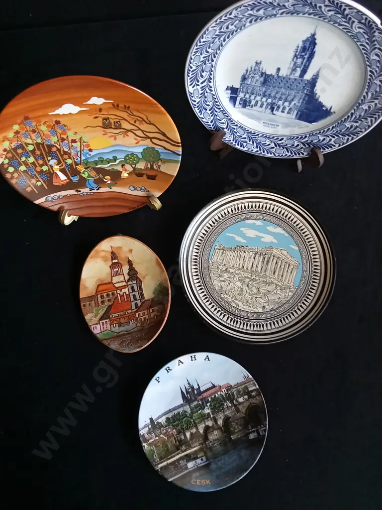 5 PIECES DESTINATION DECORATIVE PLATES Image 1++