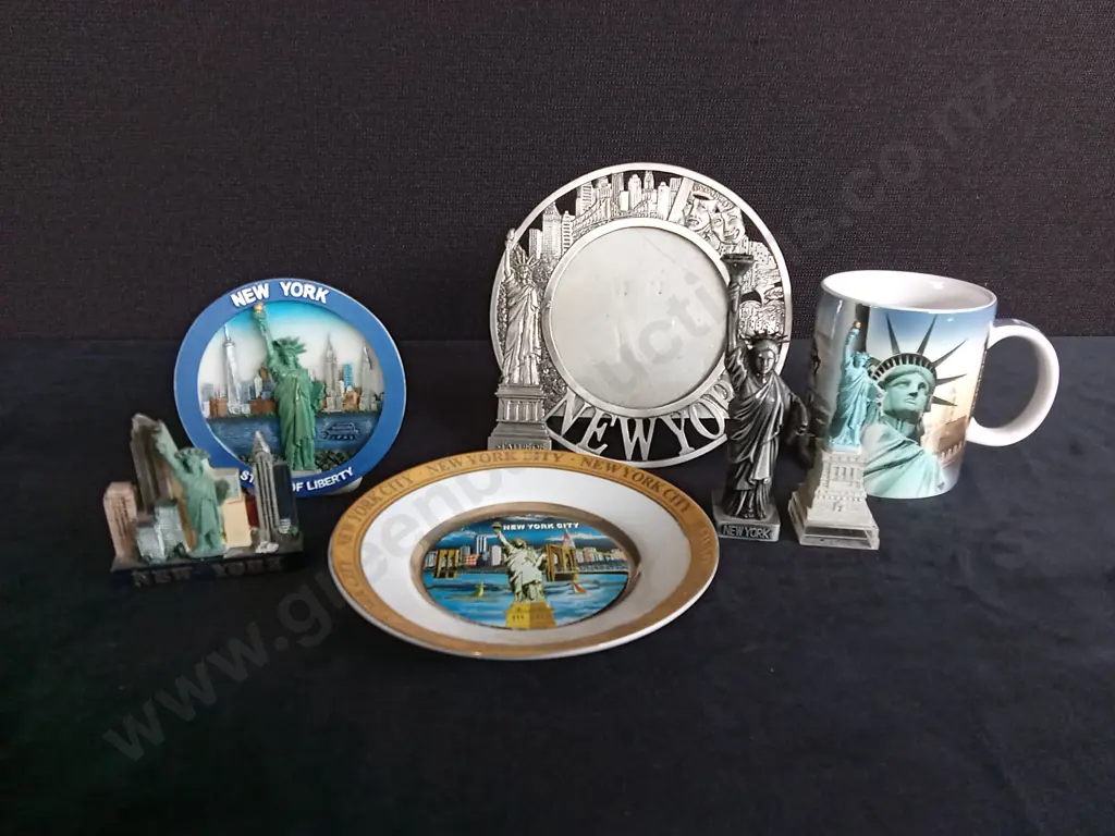 7 NEW YORK MEMORABILIA Image 1++