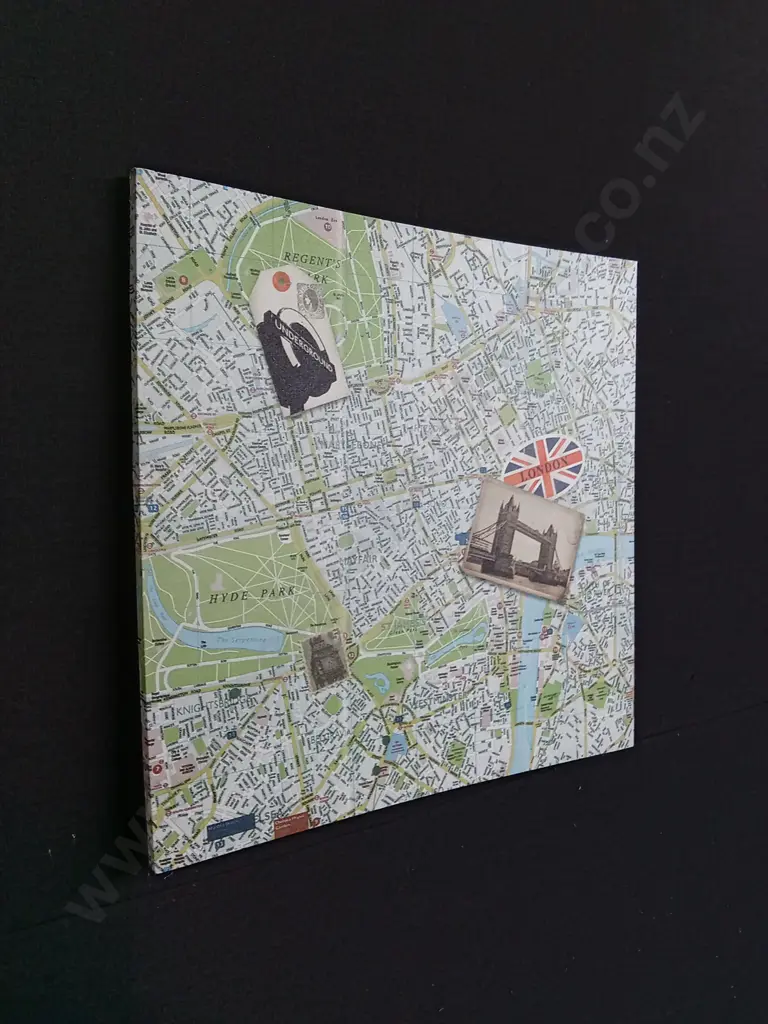 5 PIECES LONDON ART/MEMORABILIA Image 1++