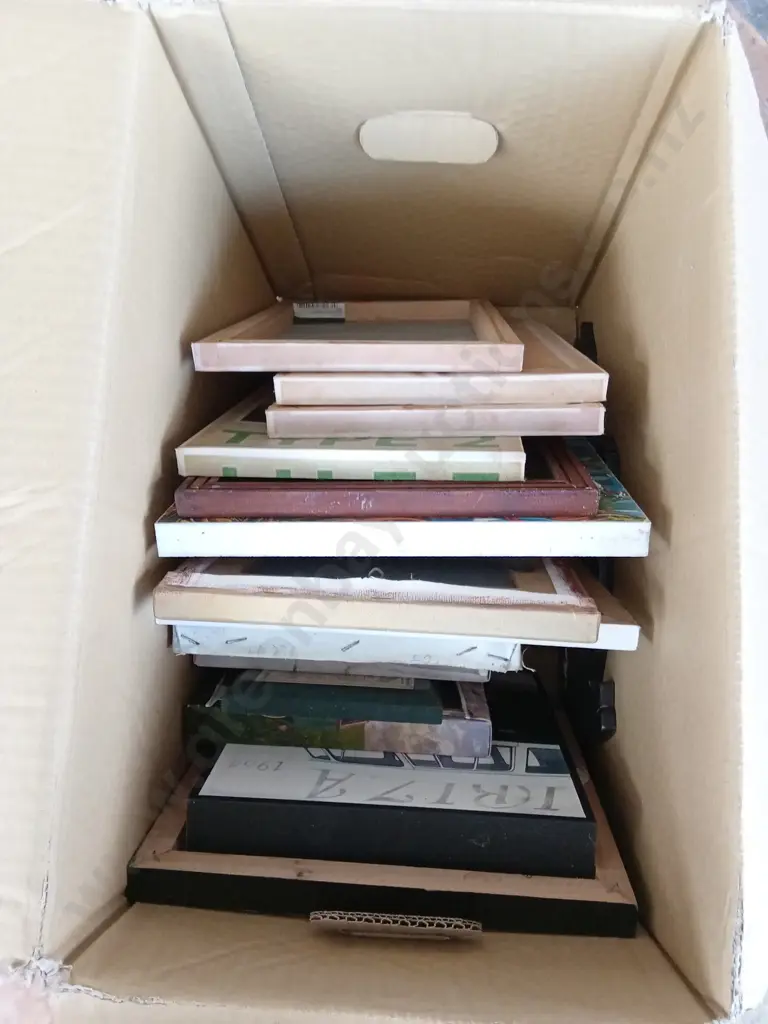 MIXED BOX OF CANVAS PRINTS AND FRAMES Image 1++