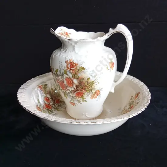 VINTAGE PORCELAIN WAS PITCHER AND BASIN SET