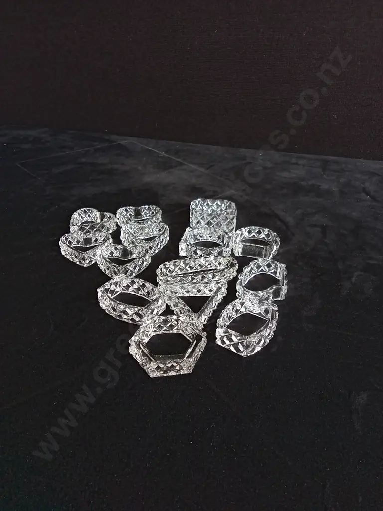 14 PIECES VINTAGE CUT GLASS NAPKIN RINGS Image 1++