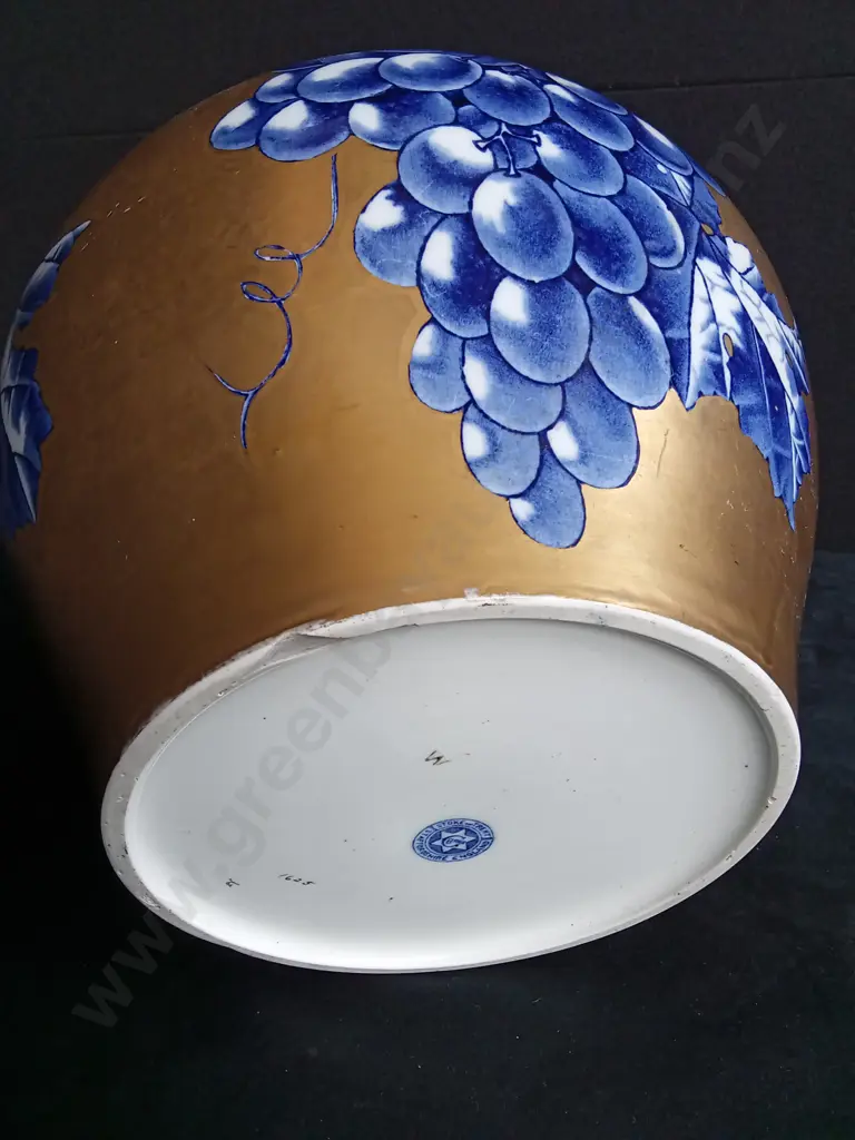 VINTAGE CERAMIC VASE Image 1++