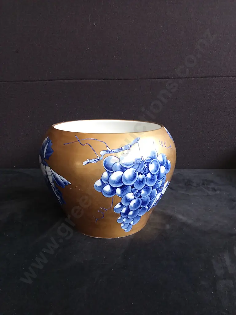 VINTAGE CERAMIC VASE Image 1++