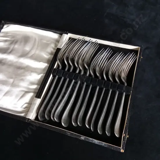 VINTAGE FORK SET, 12 PIECES TOTAL IN CASE