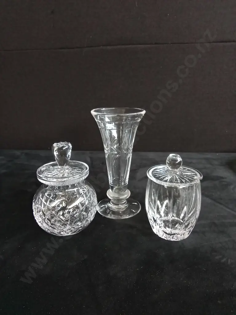 3 PIECES GLASSWARE Image 1++