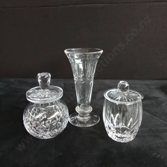 3 PIECES GLASSWARE