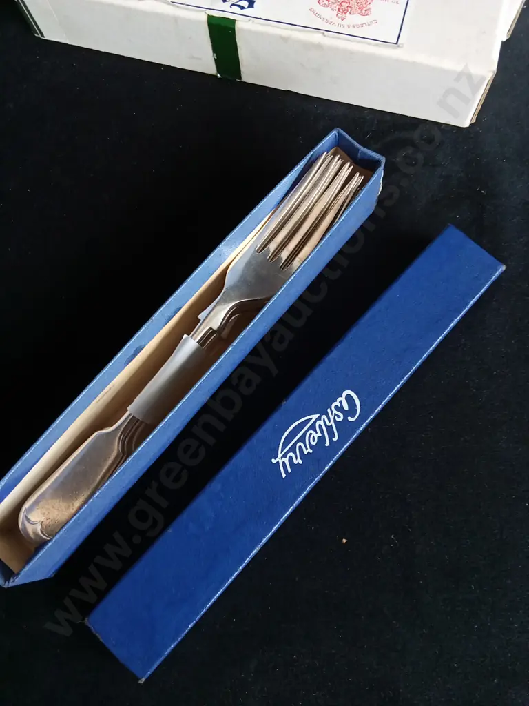 VINTAGE ASHBERRY DESSERT FORKS AND KING GEORGE V EPNS SPOONS, 12 TOTAL Image 1++