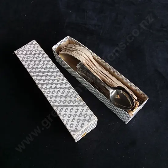 VINTAGE CUTLERY SET, 24 PIECES TOTAL