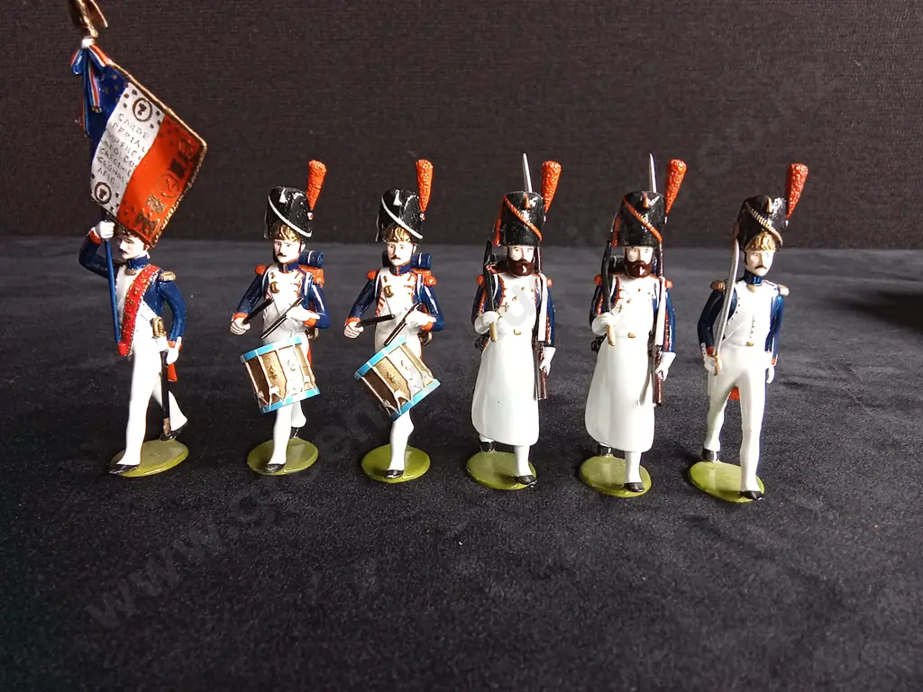 IMPERIAL PRODUCTIONS 1:32 SCALE SOLDIERS, NO.110 GRENADIERS A PIED HEAD OF COLUMN BOXED Image 1++